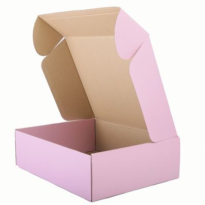 4C a compensé l'emballage de cadeau enferme dans une boîte 157gsm le carton rose CMYK pour des vêtements