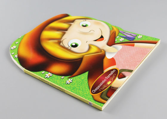 Les livres d'enfants découpés avec des matrices écologiques de carton avec la surface d'impression polychrome