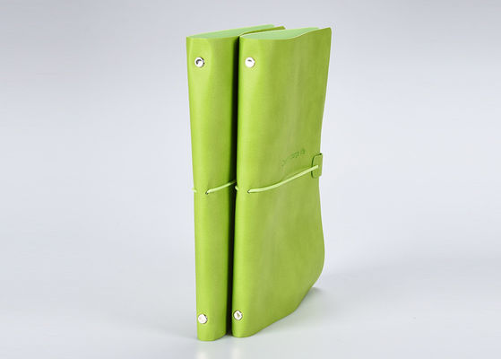 Courroies élastiques petit carnet soumis multi, carnet de couverture de carton de vert d'herbe